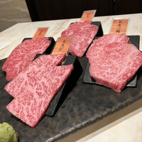 完全個室 牛の達人 private 新宿本店 - 和牛希少部位盛合せ
