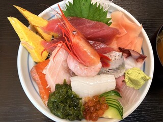 Asahizushi - ランチの海鮮丼：1800円税込