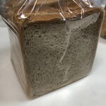 ブーランジェリーノブ - ノブの無添加全粒粉食パン