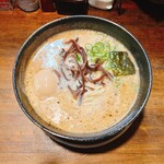 十六代目 哲麺 - 豚骨醤油ラーメン+味玉