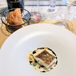 La Brianza - 真鯛炭火焼きチャウダーソースコンテチーズ昆布オイル。皮目カリッと身はふっくら美味しい火入れの真鯛。風味たっぷり濃厚コンテチーズとアサリの風味もソースのミルキーさも。いい感じでした