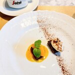 La Brianza - ブラウニーバレンシアオレンジとミントキルシュのクリームトンカ豆ディカフェコーヒーと。いつもSさんのドルチェ美しいな〜 2種類の仕立て味わい楽しめた幸せ(*^^*)それぞれ美味しくてありがたい