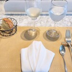 La Brianza - タキシードナプキン畳み。この日はシャルドネからのスタートです☆シャルドネ好きです