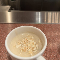グランド・セントラル・オイスターバー&レストラン 品川店 - ２種カキフライランチ１４００円。クラムチャウダー。ランチにはパンとこちらが付きます。フライの量は通常メニューより減りますが、お一人様には十分な内容でした