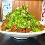 Wa shoku kicchin iito - ネギ盛りソースカツ丼1170円＋ライス大盛り150円