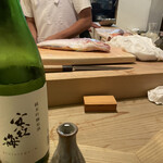 食堂 おがわ - 調理前の“グジ”がちらっと見えます。グジ→甘鯛…。いやいや、グジはグジです。唯一無二！ねっちりとした身、ほのかに甘さ感じる味わい。やはりグジはグジ、甘鯛と表現するには惜しい気がします。