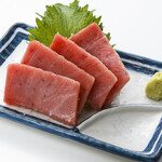 Real tuna medium fatty sashimi