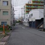 居酒屋響樹 - 居酒屋 響樹 はこの先約100Mを右に曲がった奥側です (2023.06.30)