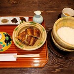 Ookuniya Mambei - 炭火焼うなぎと土釜で焚いたご飯