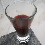 クイントカント - フォアグラのウェハース：レモンマルメラータ、マルドンの塩、コショウ  ビーツ・カルド：キジ・カルド2