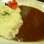 ヨシミ - 熟成30年カレー・・辛みも程よく、家庭的なお味の印象。食べやすいカレーです。 