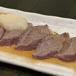 寅八 - 炙りレバ刺し！