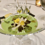 ソンブルイユ TOKYO - コンソメジュレとペティポワのヴルテ