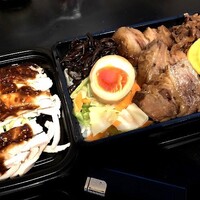 大傳梅梅 - 厚切りやわらか牛バラ弁当とよだれ鶏◎