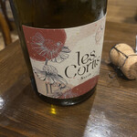 Lovey -french cuisine- - 白にスイッチ。シャルドネでしたがわずかにニッキの香りがして…