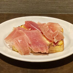 BARU 竹末 - お通し：ズッキーニのケークサレと生ハム(400円)