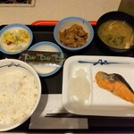 松屋 - 焼鮭定食 690円(税込)(2023年6月23日撮影)