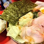 らーめん 谷瀬家 - チャーシュめん 並盛160g(1150円)+キャベツ(100円)+のり(100円)。