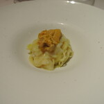 リストランテ カノフィーロ - ホタテとうに、パースニップのソース、冷製フェデリーニ