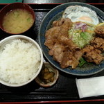 定食や - 生姜焼き鶏からセット（９５０円）です。２０１３年８月編