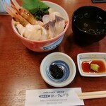 北のグルメ亭 - ボタンエビと貝の丼　2060円