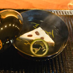 鎌倉 北じま - とうもろこし入り小豆の水無月豆腐、ジュンサイのお椀