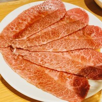 ビーフキッチン 恵比寿店 - ミスジはご飯巻いて卵黄につけていただく