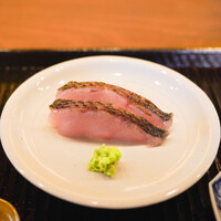 鎌倉 北じま - 相模湾二宮丸黒むつ皮目炙り、本わさび