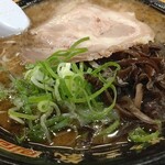 Hakata Sanki - デフォの黒ラーメン