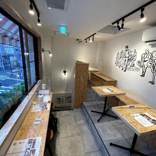 屋根裏に小さくてカワイイ客席があります★狭いのでご注意！