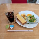 こつぶcafe - ●アイスコーヒー（モーニングサービス付き）450円