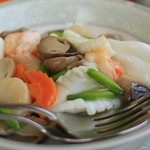 東天閣 - 海鮮三種の炒め