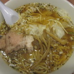 ワンタンメン　８００円