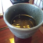 Teuchi Kyoutei Narudo - 美味しく冷たい蕎麦茶でお出迎えです。