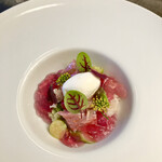 スープとカレー ボンジョルネ - ●前菜
      水茄子と金目鯛のマリネとロマネスコ・花びららたけ・アスパラガスのサラダ
      赤紫蘇ジュレとカリフラワームースで
      フェンネルの花を添えて