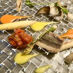 スープとカレー ボンジョルネ - ●ポワソン（魚のメイン）
      鱧のムニエル　特製ラタトゥユとパプリカのピュレで
      ナス・ホワイトアスパラ・芽蕪