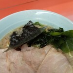 Ramen Shoppu - チャーシュー、わかめ、海苔