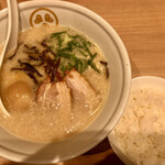 TOKYO豚骨BASE - 豚骨煮玉子ラーメン　ライス