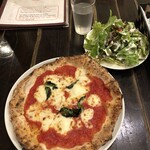 ピッツェリアマッシモ - ランチセットのサラダとマルゲリータ