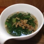 キッチン ブルー グローブ - ほうれん草スープのアップ