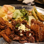 izakaya 貧乏 - ボリューム満点、肉盛り合わせ、春巻き