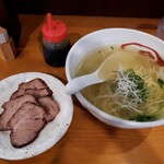 季風軒 - チャーシュー麺（塩）（900円）