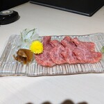 牛刺しと焼肉 仔虎 - 