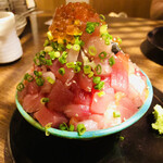 熱海銀座おさかな食堂 - 海鮮てっぺん丼