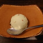 SATOブリアン - ローストピスタチオのアイスクリーム