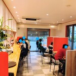 ボーノ - 土曜日開店10分後①