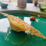 プレゼンテ スギ - ③ 鼈と猪のラビオリの羽餃子風、発酵ドライトマトのピュレ　※ 献立記載無し