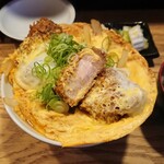 とんかつ めし処 長屋 - カツ丼（卵とじ）