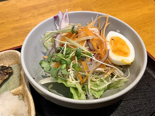 Oshokujidokoro Itarutei - ◆ サラダ
                        数々の野菜が使用されており、大満足。