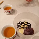 Pluie dete - 10.デザート(アイスやら紅芋のムース等色々カップに入ってます)とジャスミン茶ベースの少し甘い温かいお茶